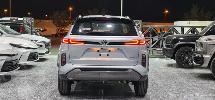 تويوتا اوربان فل 2026 3