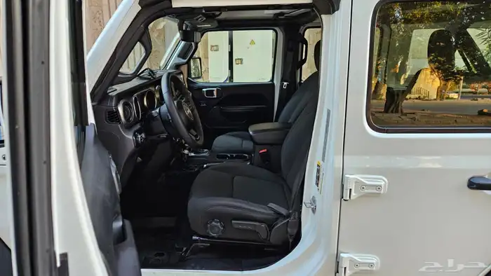 جيب رانجلر 2021 اربع ابواب 16