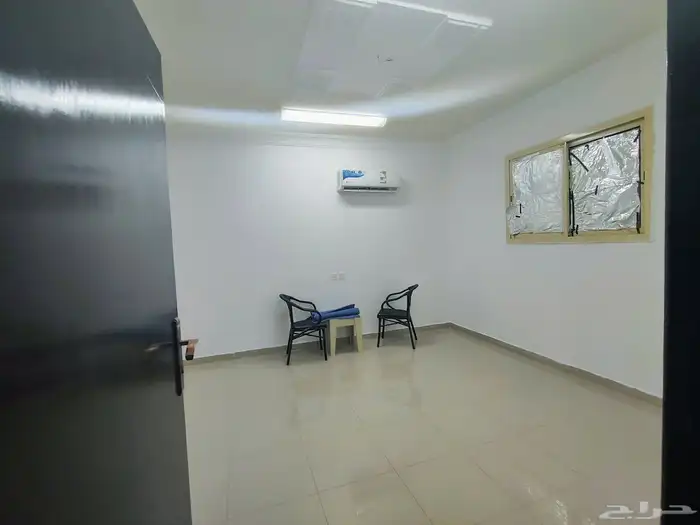 شقه للايجار بالمهديه غرفه وصاله وحمام مطبخ مكيفه السعر 24الف 1