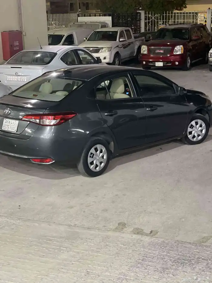 تويوتا يارس 2021 1