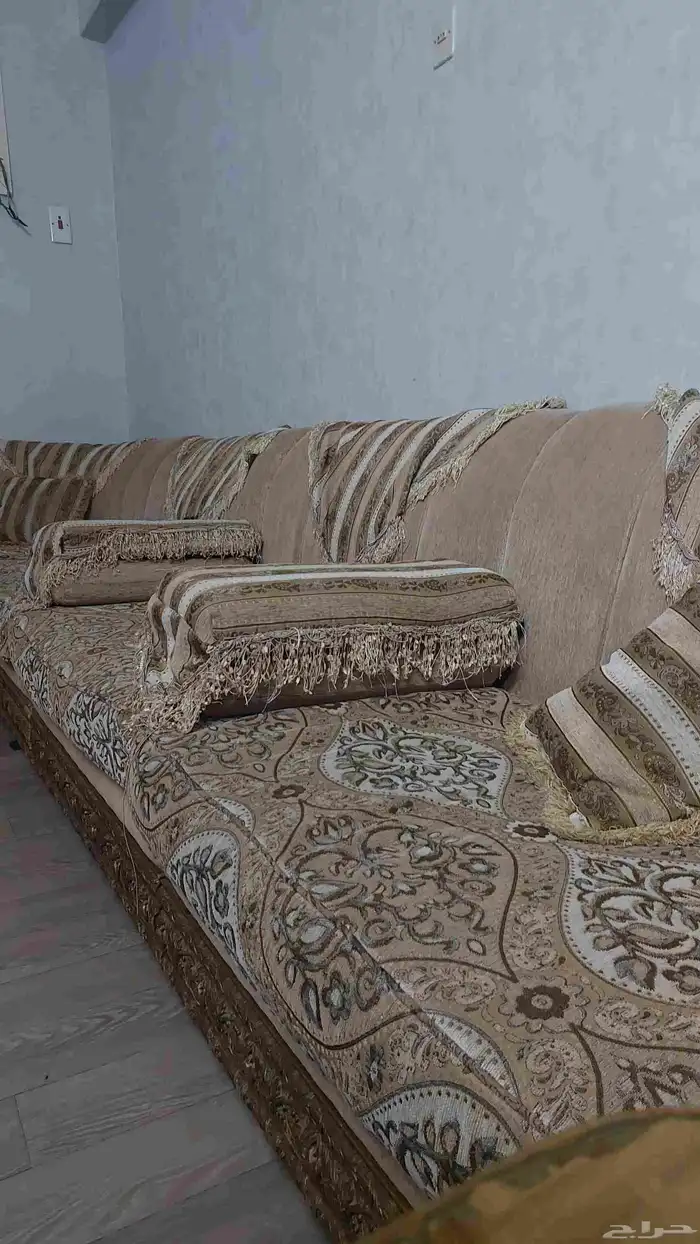 كنب للبيع السعر 200 0