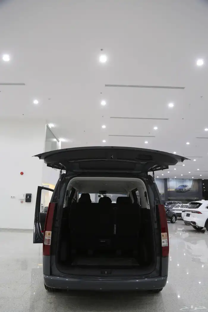 هيونداي ستاريا 2025 FWD 9 ركاب ب 120750 بالضريبة 6