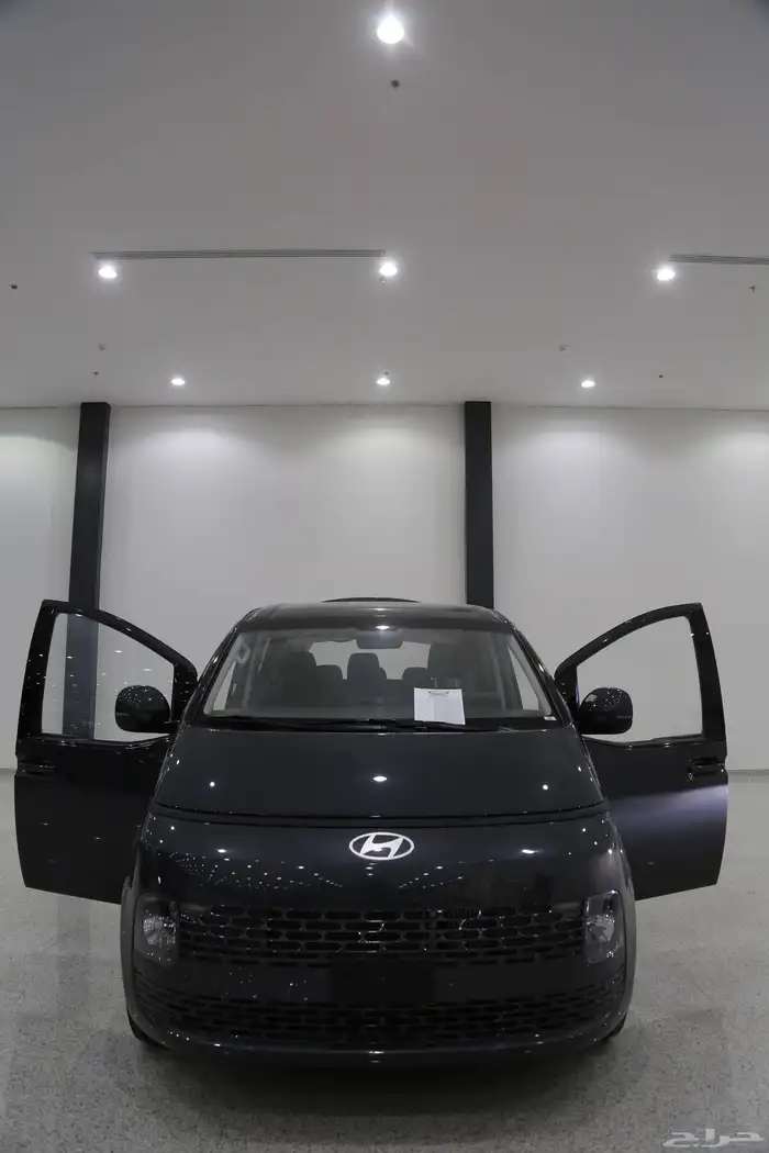 هيونداي ستاريا 2025 FWD 9 ركاب ب 120750 بالضريبة 1