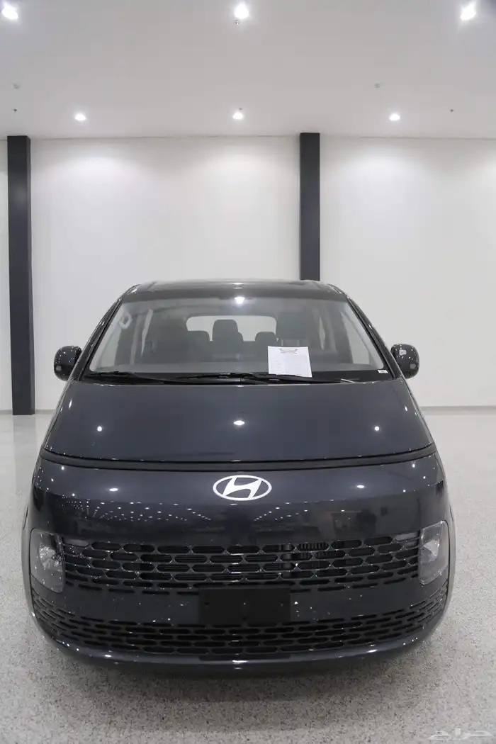 هيونداي ستاريا 2025 FWD 9 ركاب ب 120750 بالضريبة 0