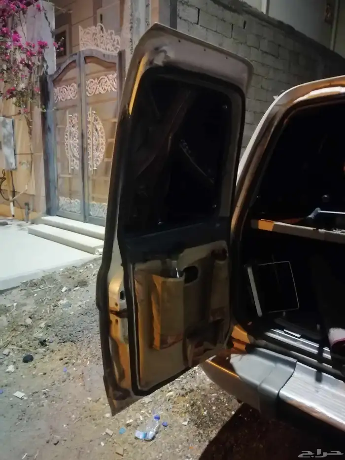 بيبان خلفيه جيب تويوتا مديل 1993 5