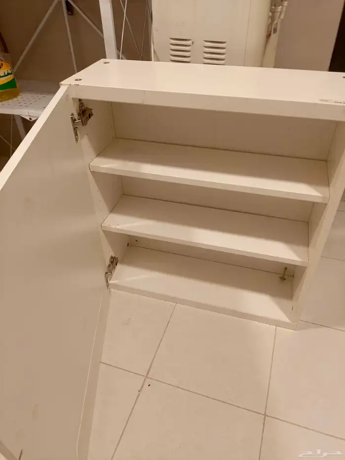 طاولة ودولاب 0