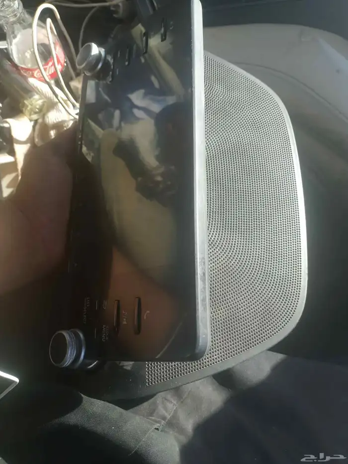 الشاشة المعروضة في الصورة هي شاشة عرض مركزية للوسائط والرادي 3