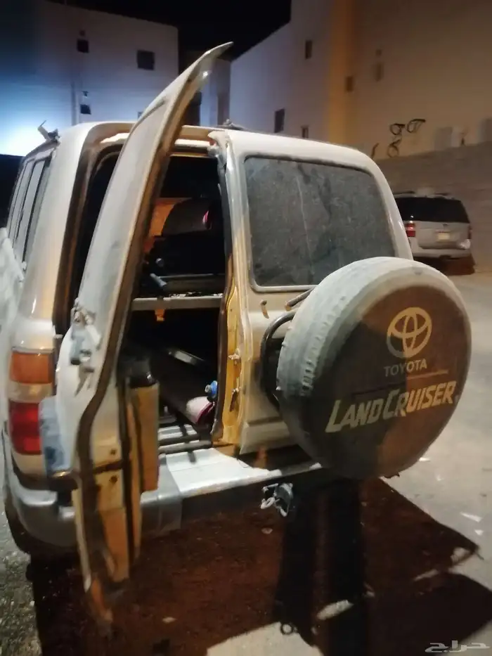 بيبان خلفيه جيب تويوتا مديل 1993 4