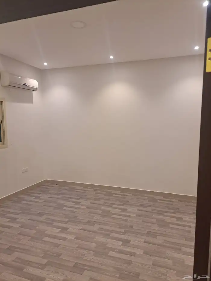 للايجار دور ارضي بحي الحمراء الشرقية 375م 16