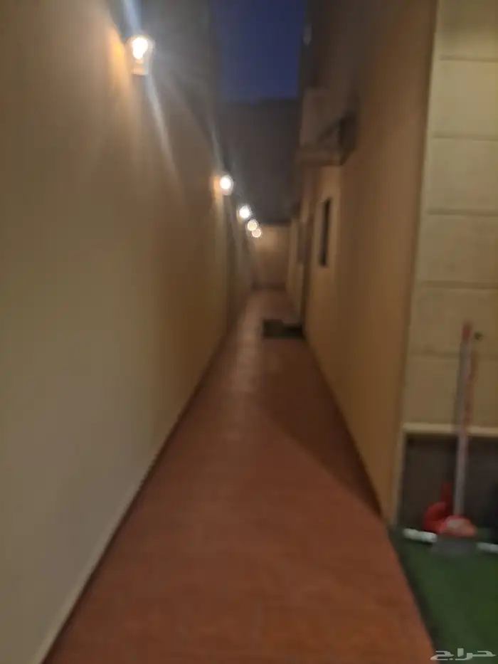 للايجار دور ارضي بحي الحمراء الشرقية 375م 4