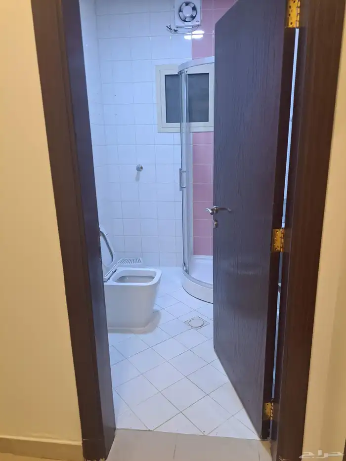 للايجار دور ارضي بحي الحمراء الشرقية 375م 12