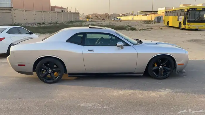 مطلوب دبات حق تشالنجر 6 سلندر موديل 2015 0