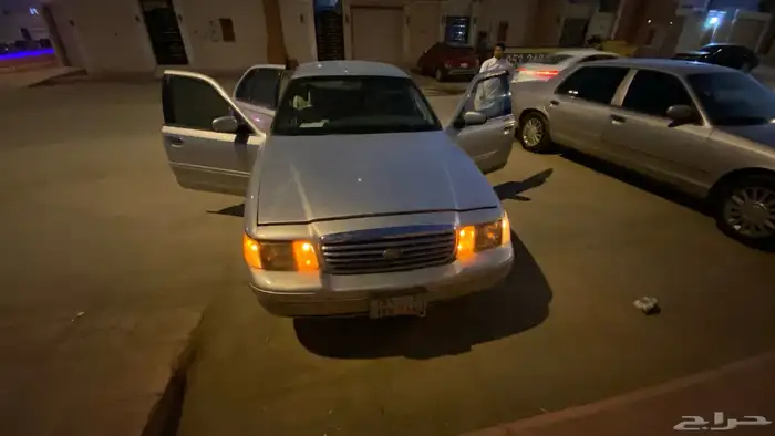 فورد فكتوريا 1