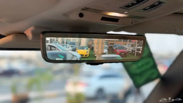 لاند روفر ديفندر P400 HSE بابين   موديل 2021   بحالة ممتاز 7