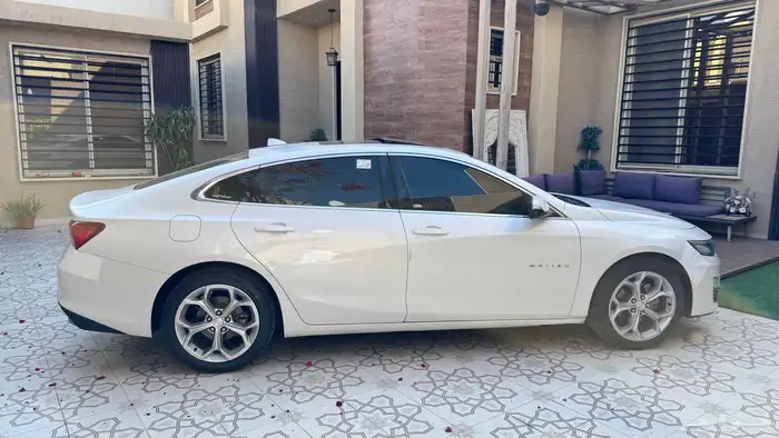 للبيع ماليبو 2019 فل كامل نظيفه 5