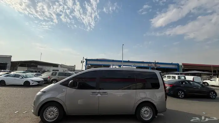 ستاريا 2022ديزل 11 راكب اصلي بدي وكالة ممشي قليل 12