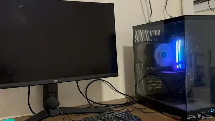 بي سي وشاشه للبيع 0