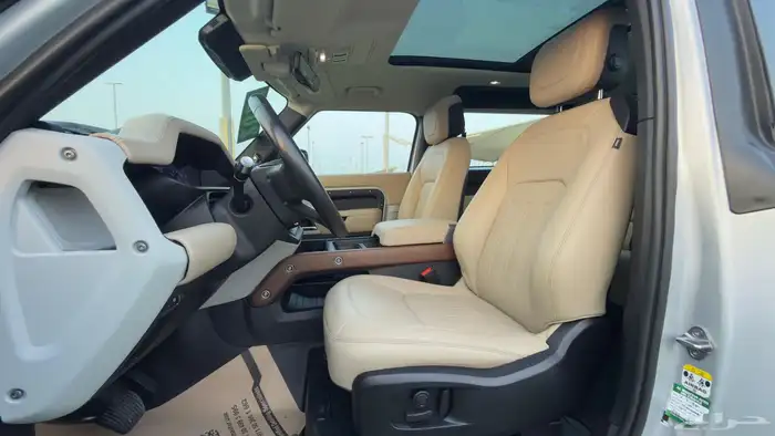 لاند روفر ديفندر P400 HSE بابين   موديل 2021   بحالة ممتاز 2