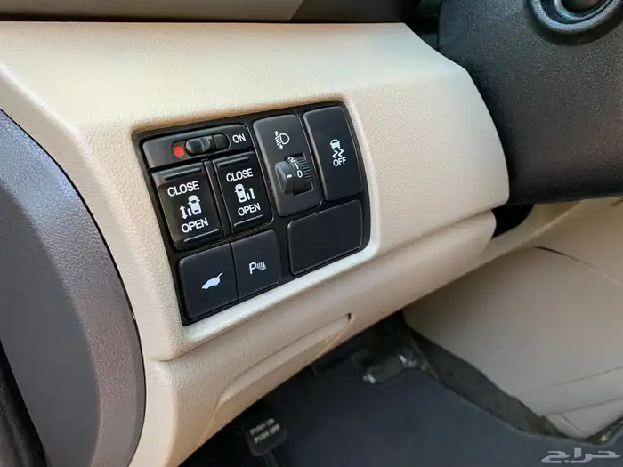 للبيع هوندا اوديسي 2016 (مخزن) 26