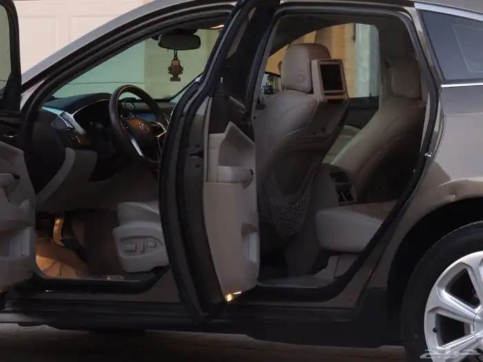 كاديلاك srx فل كامل وكالة 2014 24