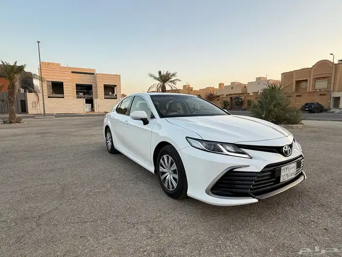 كامري 2022 مخزنه وارد الساير 8 نمر 1