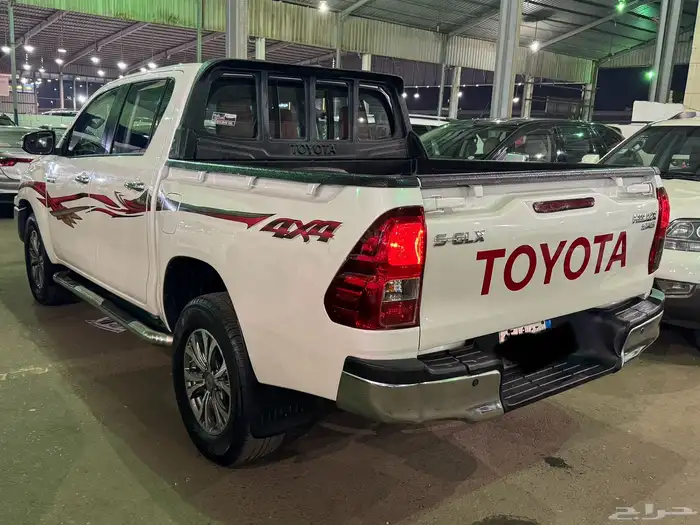 هايلوكس 2017فل تماتيك دبل بحاله ممتازه 5