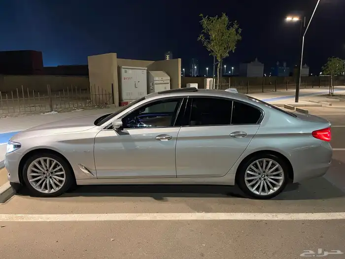 للبيع BMW 530i Luxury موديل 2017 1