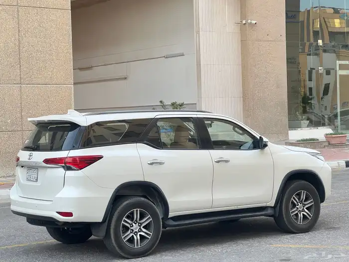 تويوتا فورتشنر موديل 2022 ديزل تيربو 15