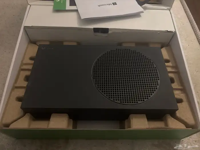 اكس بوكس السيريس S اللون اسود سعة 1 تيرا 0