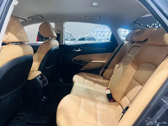 كيا 7 موديل 2020 (بحالة ممتازة) 8