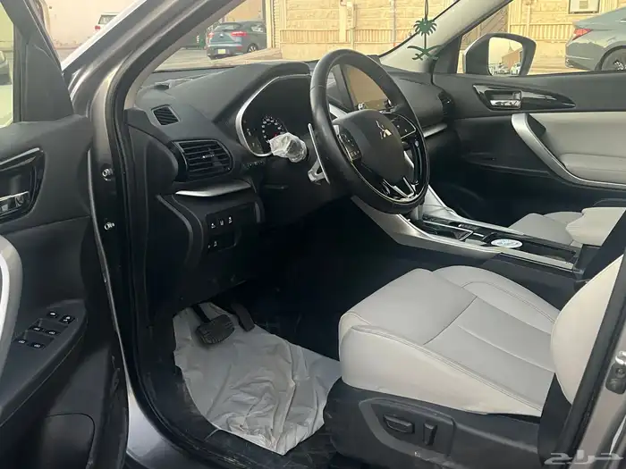 متسبيشي اكلبيس كروس2022 10