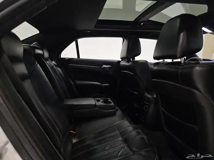 كرايزلر S300 موديل 2016 بحالة ممتازة 9