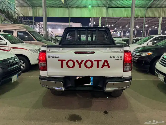 هايلوكس 2017فل تماتيك دبل بحاله ممتازه 4