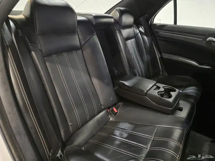 كرايزلر S300 موديل 2016 بحالة ممتازة 7