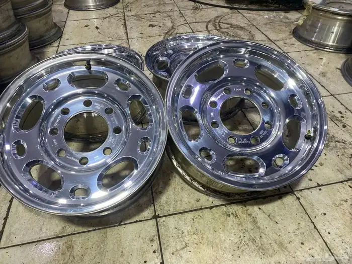 طقم جنوط ملكي ثمانية مسمار مقاس 16 أصلي وكالة 10