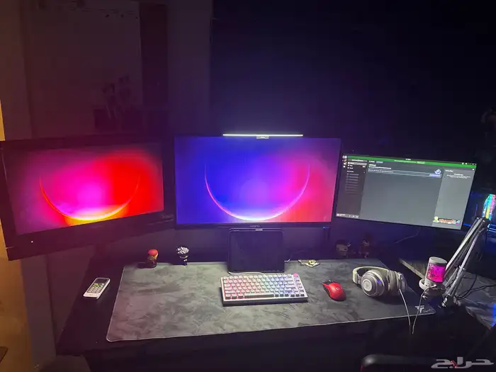 ثلاث شاشات للبيع ما يجي إلا الصامل وحده قيمنق 180هرتز24 0