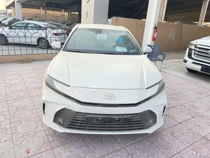 تويوتا كامري بنزين E موديل 2025 عرض خاص لايفوتكم 0