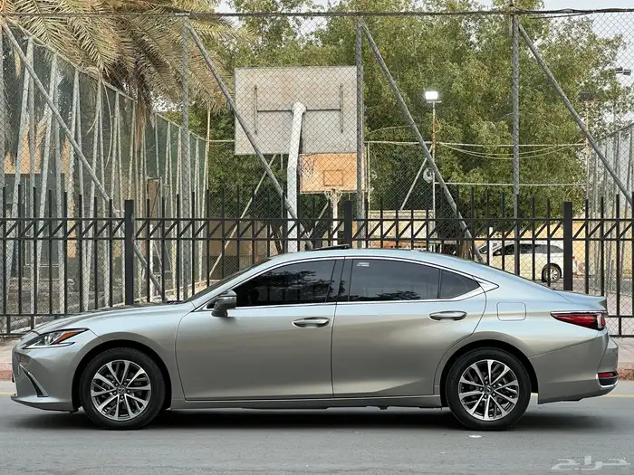 لكزس ES250 2022 سعودي 6