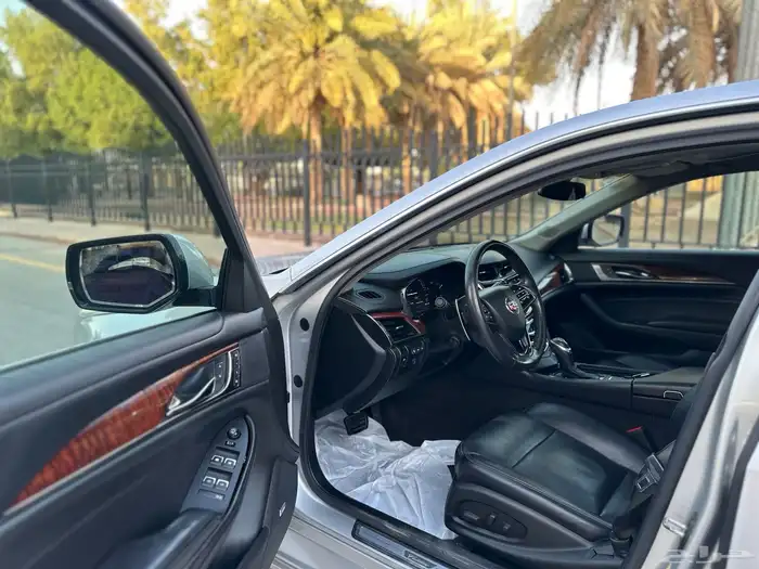 كاديلاك CTS موديل 2014 سعودي نص فل 9