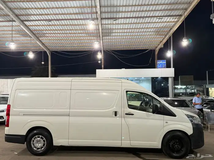 للبيع تويوتا هايس بضاعه موديل 2023 ديزل 6