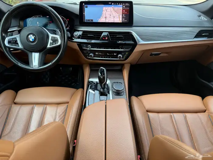 bmw530iفل كامل كيت ام موديل 2023 وكالة البيع (147000) 16