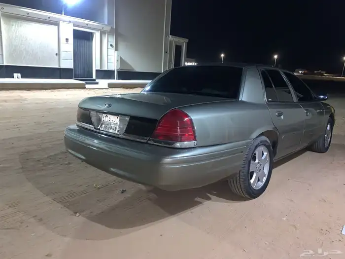 فورد كراون فكتوريا 2006 4