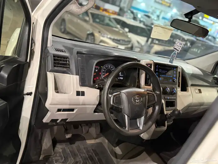 للبيع تويوتا هايس بضاعه موديل 2023 ديزل 8