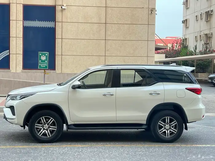 تويوتا فورتشنر موديل 2022 ديزل تيربو 6