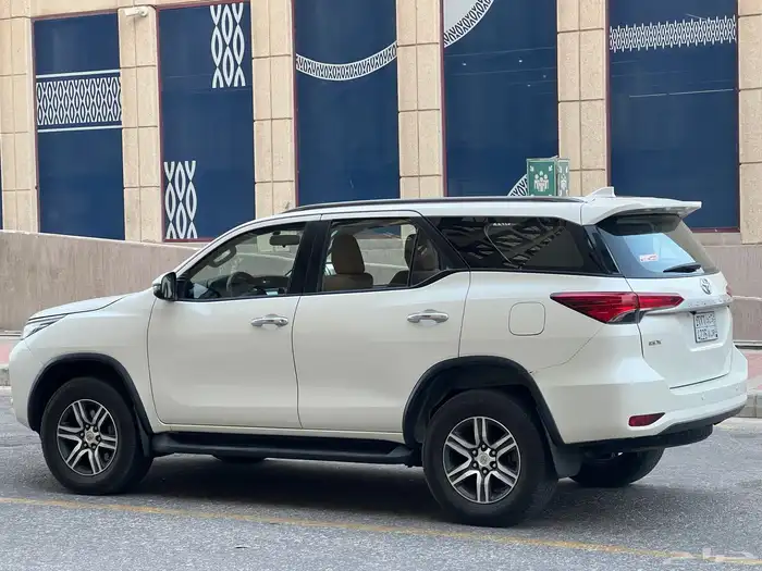 تويوتا فورتشنر موديل 2022 ديزل تيربو 7