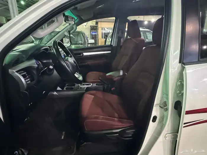 هايلوكس 2017فل تماتيك دبل بحاله ممتازه 8