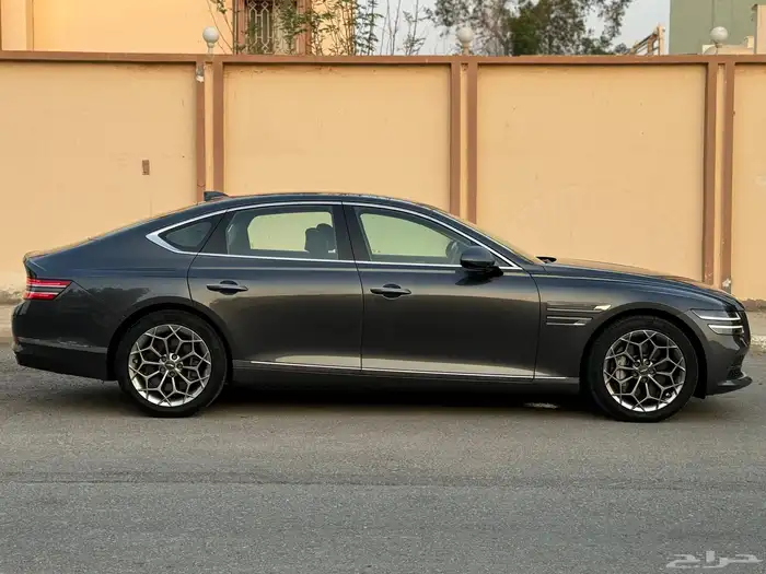 جينسس G80 رويال V6 ممشى قليل شرط بالكامل بحالة الجديد 4