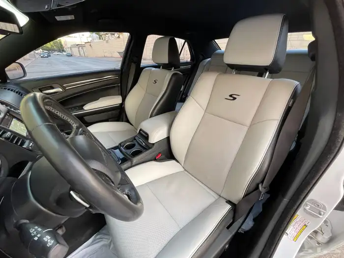 كرايزلر C300s موديل 2021 20