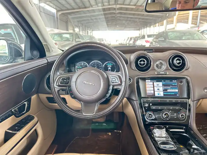 جاكوار LUXURY 2015 16