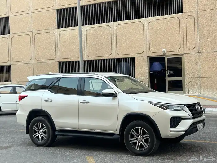 تويوتا فورتشنر موديل 2022 ديزل تيربو 19